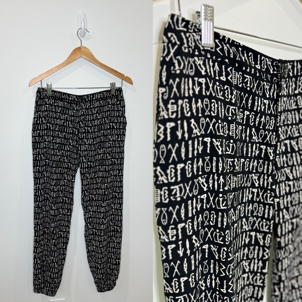 Forever21 Contemporary Black and White Pants (M)